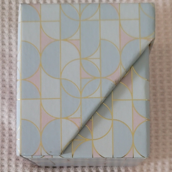 ISABELLA M EARRINGS - Picture 9 of 9